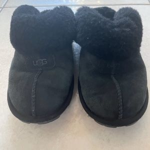 🖤UGG Slippers. Size 8🖤